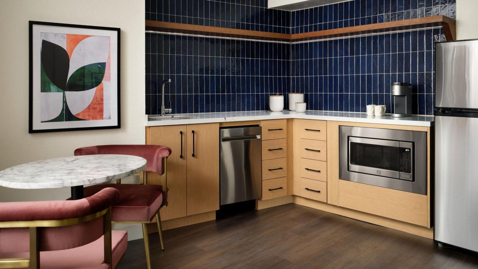 Two-Bedroom Queen Suite