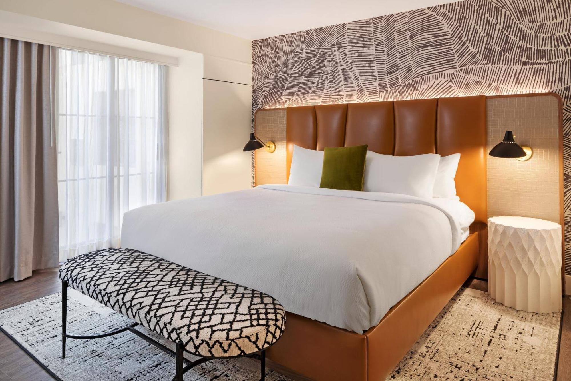 Two-Bedroom Queen Suite