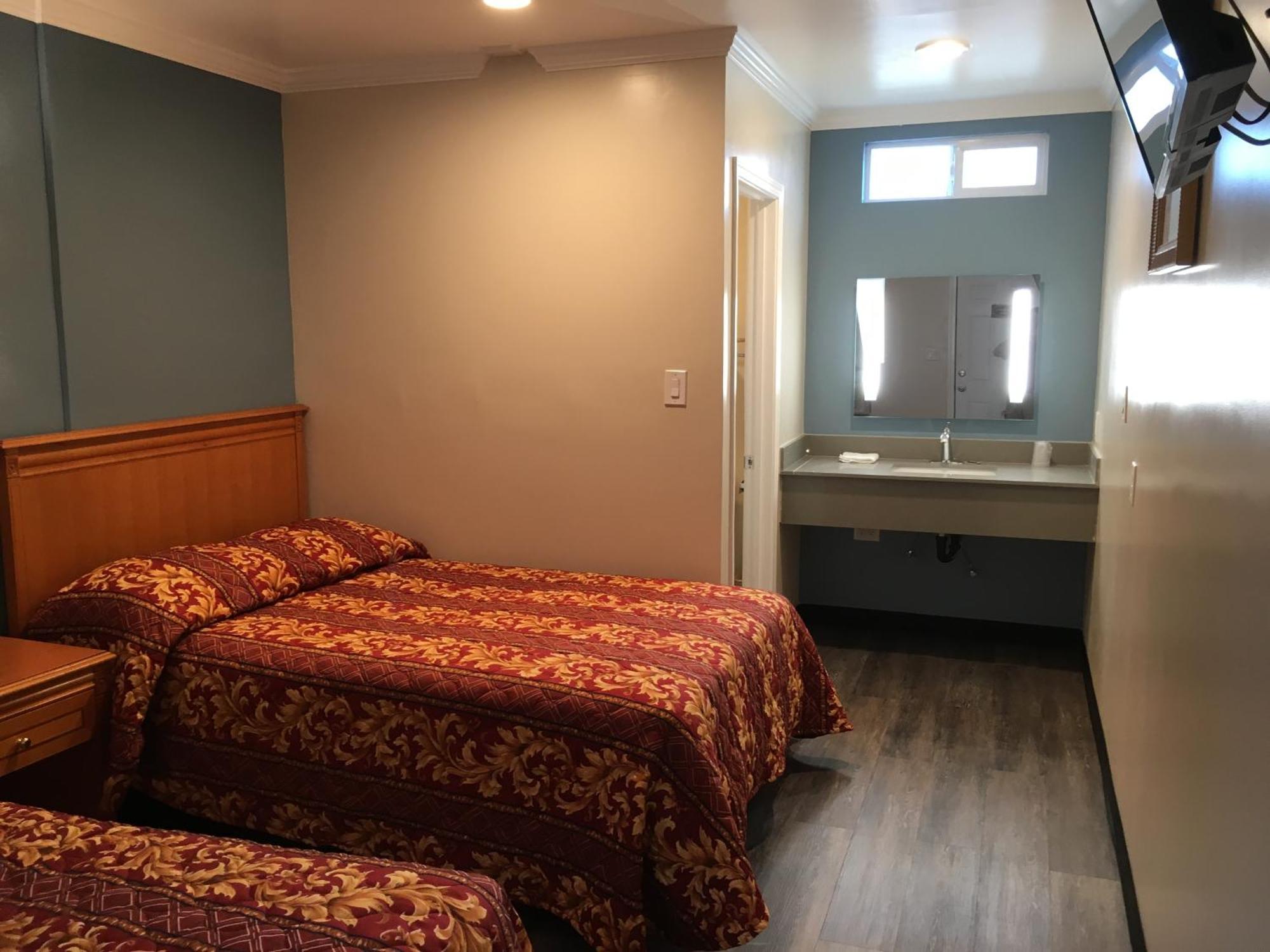 Deluxe Double Room with Bath