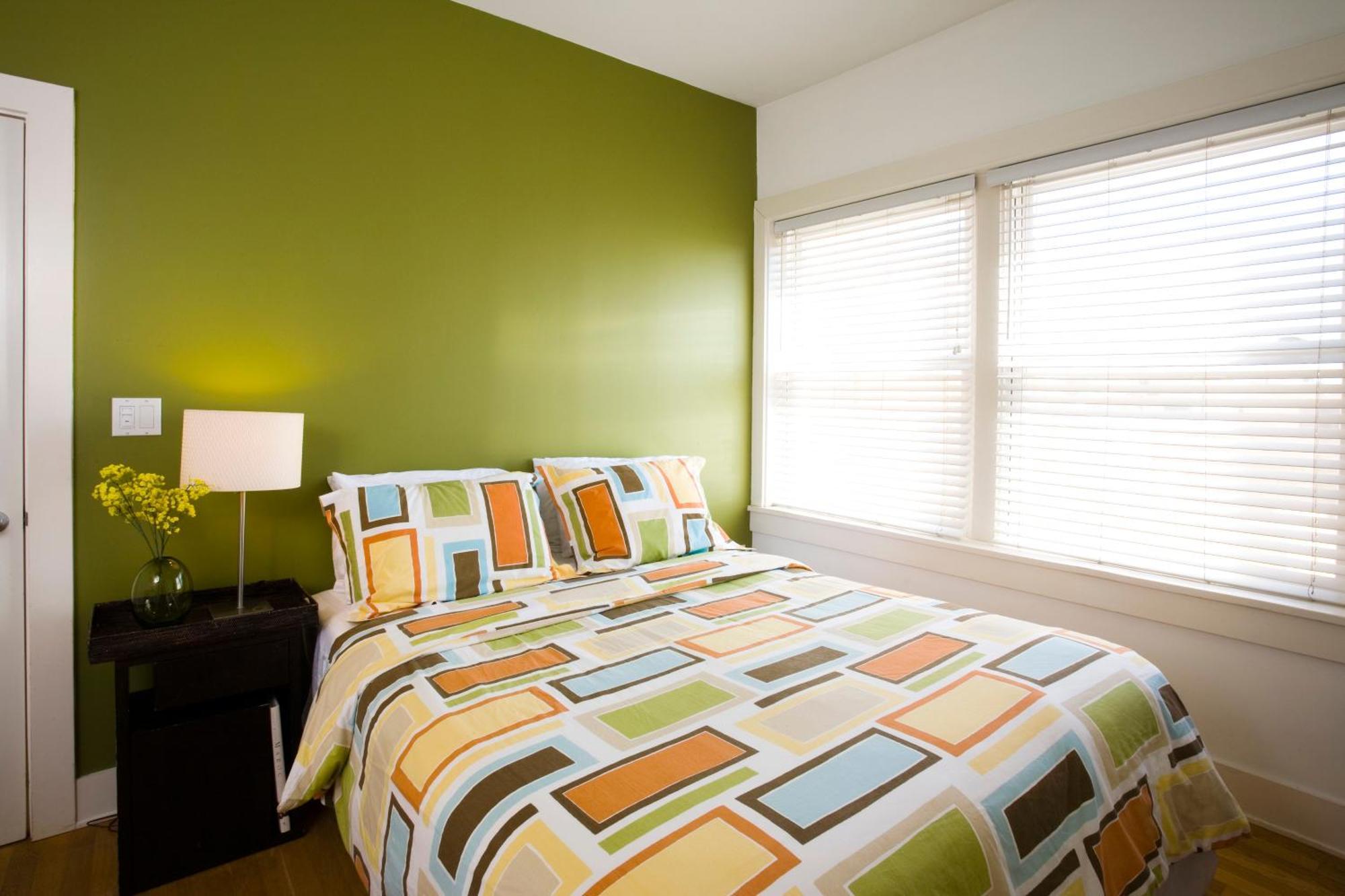 One Bedroom Suite 1 Queen Bed 1 Sofa Bed