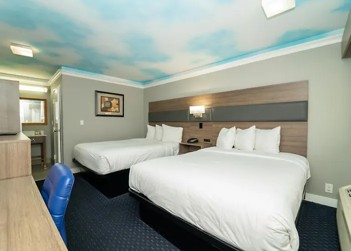 Motel: Hollywood Palms Inns & Suites