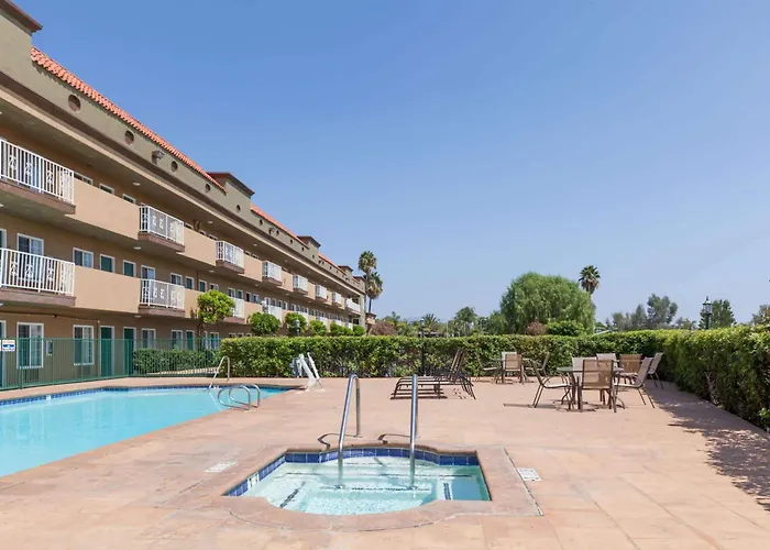 Cheap hotels Travelodge By Wyndham Sylmar Ca