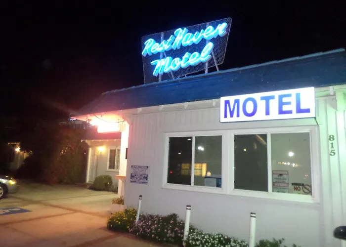 Motel: Rest Haven Motel