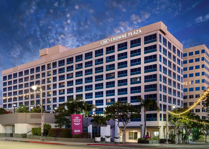 Hotel with Tennis: Crowne Plaza Hotel Los Angeles Harbor By Ihg